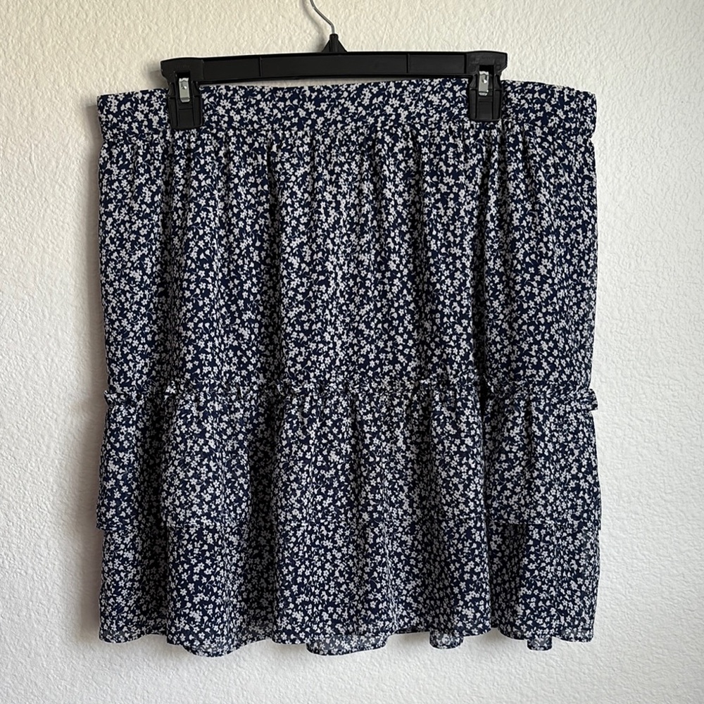 SOLD - J. Crew Floral Navy Blue Skirt Size Medium